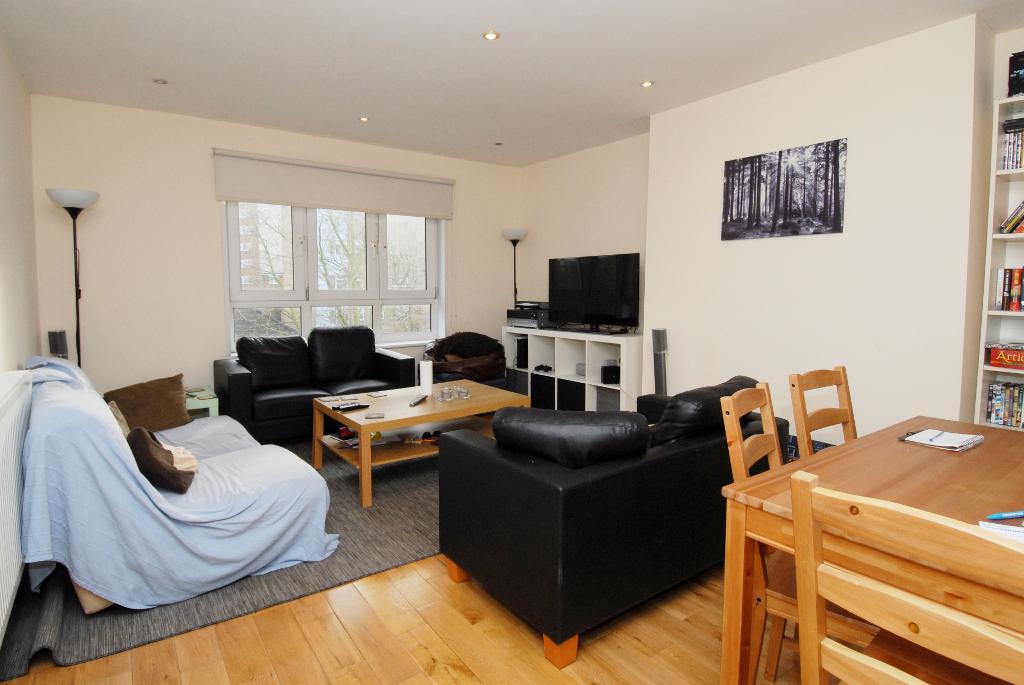 3 Bedroom Flat To Let in Binfield Road, Stockwell, London, SW4 6SZ