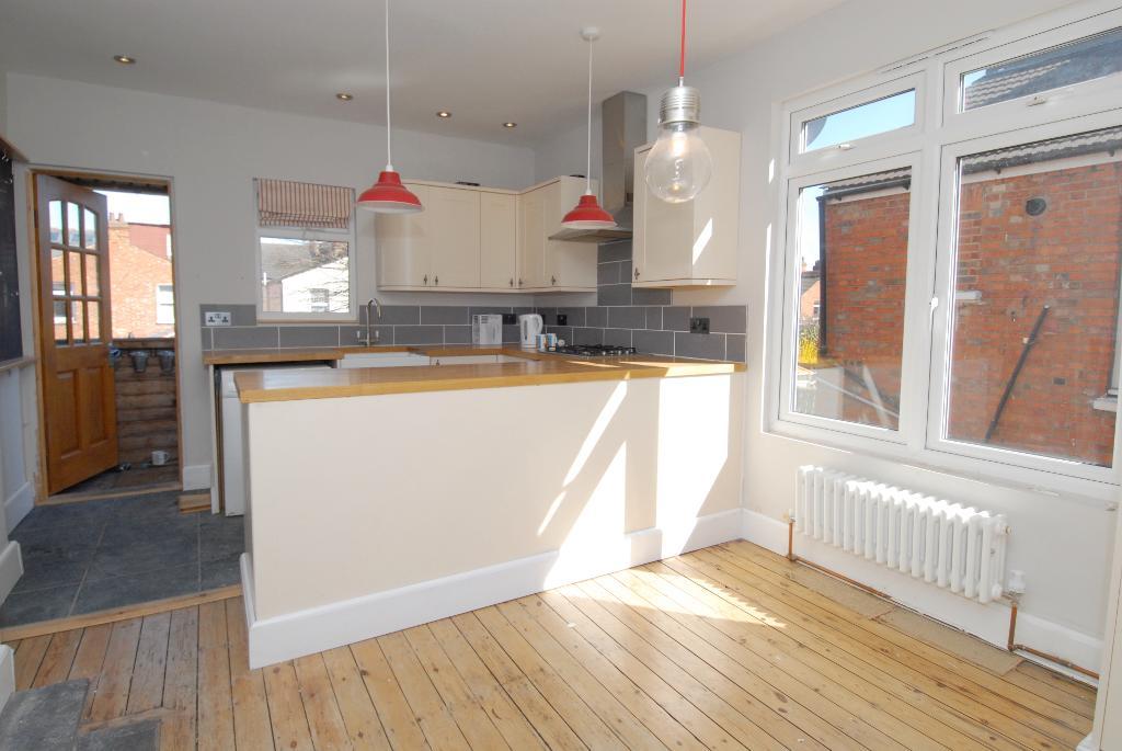 Kingston Road, Wimbledon Chase, London, SW20 8JP