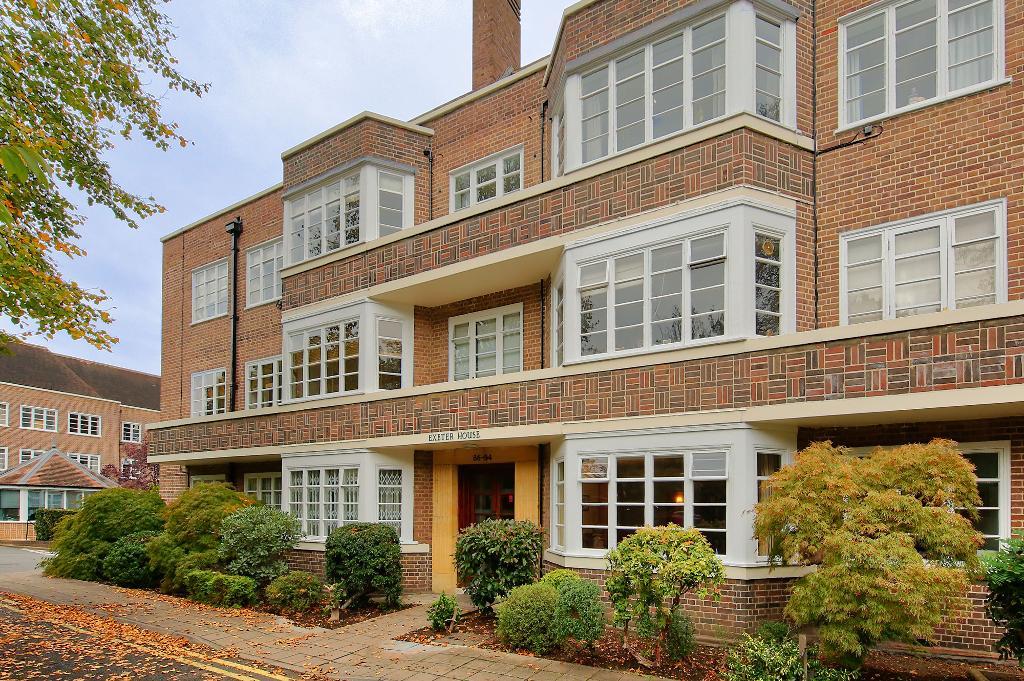 3 Bedroom Flat To Let in Exeter House, Putney Heath, Putney, London