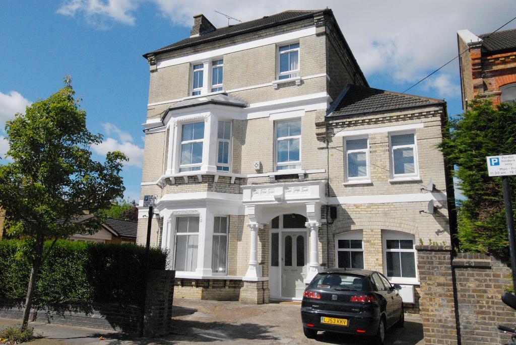 Ouseley Road, Balham, SW12 8EF