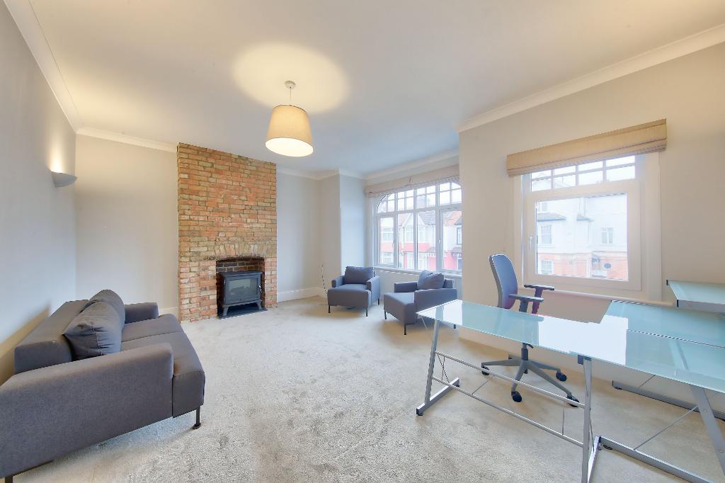 Chatsworth Avenue, Wimbledon Chase, SW20 8JZ