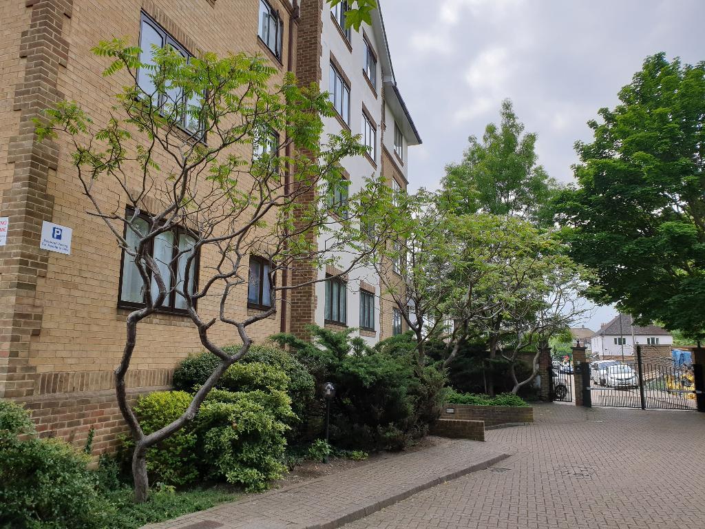 Rothesay Avenue, Wimbledon, SW20 8JU