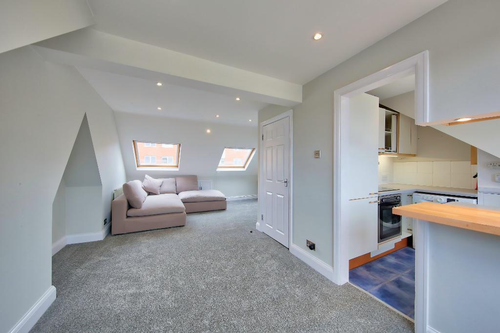 Kingston Road, London, SW20 8JS