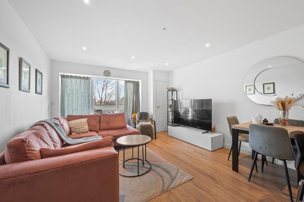 Kingston Road, London, SW20 8BU