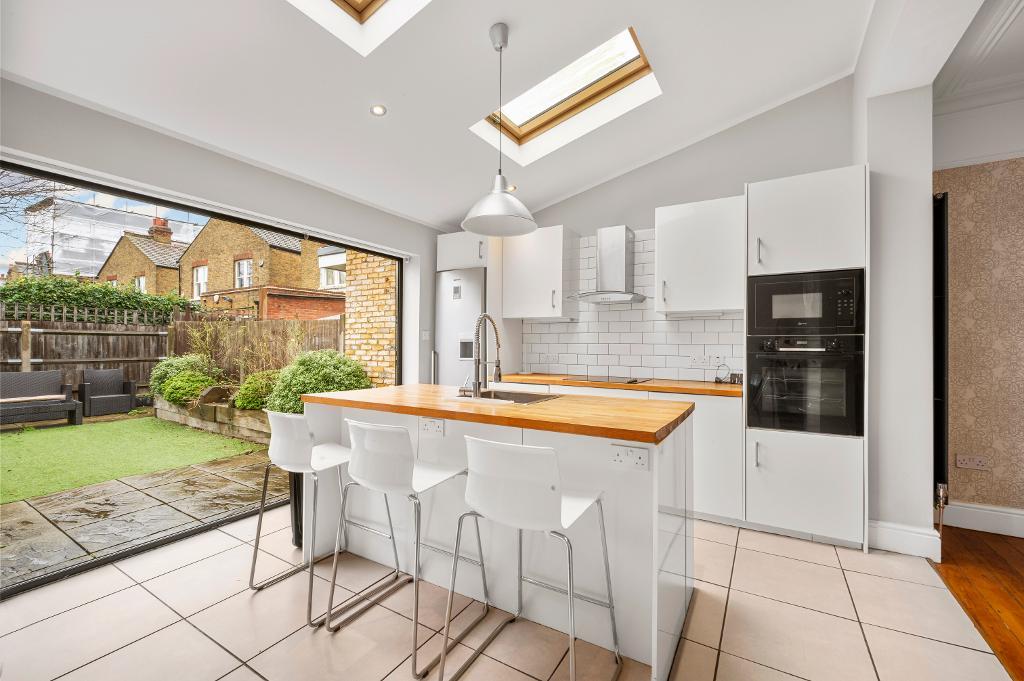 Kingston Road, Wimbledon Chase, SW20 8JX