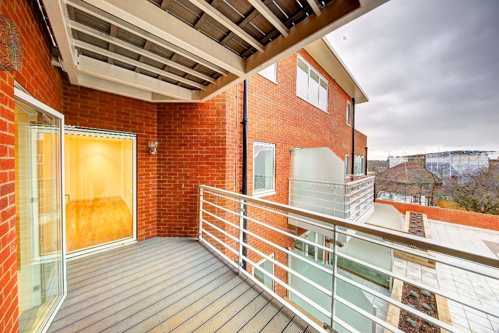 Kingston Road, Raynes Park, London, SW20 8BU