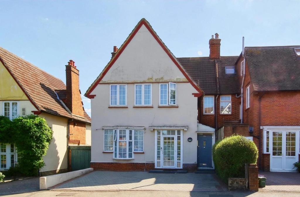 Grand Drive, Raynes Park, SW20 9DY